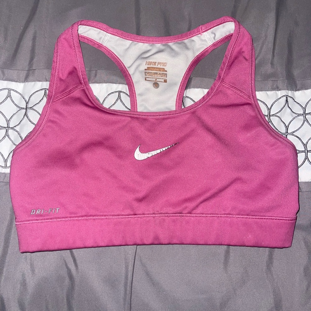 Nike pro sports bra
